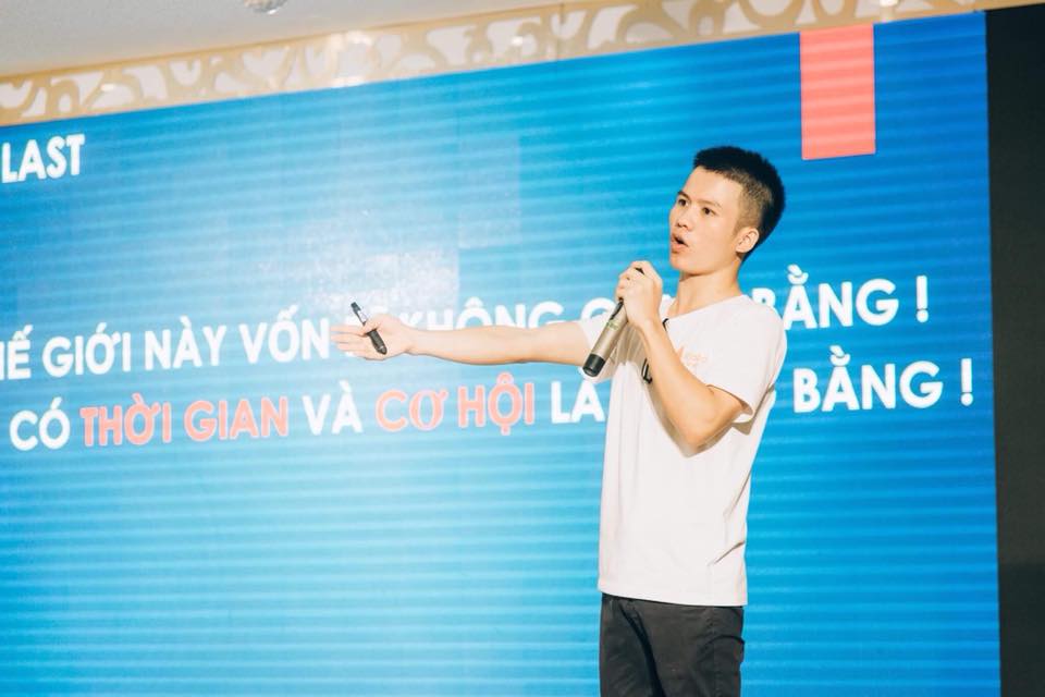 Báo Tin Tức Việt Nam “9X thành công với với mô hình câu lạc bộ tiếng Anh”